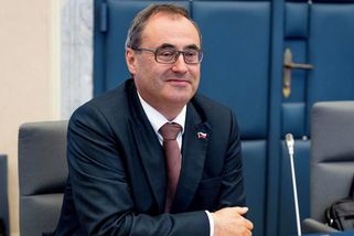 Nahrávací zařízení nechal ve vládní zasedačce ministr Šťastný - Novinky