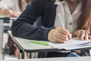 Děti ať začnou dříve se školou. Dřív začnou i vydělávat, radí ekonom - Seznam Zprávy