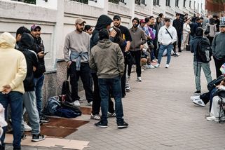 Španělsko legalizuje pobyt půl milionu migrantů. Německo se děsí - Novinky