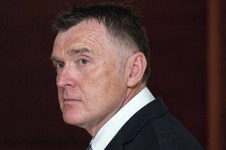Devadesátkový překupník se zbraněmi čelí stíhání kvůli ukrývání majetku - Novinky