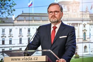 Zdražit a ubrat zaměstnancům. Přehled opatření, která vláda zvažuje - Seznam Zprávy