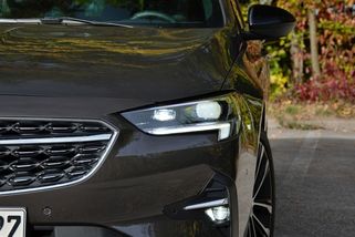Příští Opel Insignia má být crossoverem - Novinky