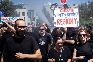 „Je potřeba extrémní přístup.“ Hvězda ČT vyzvala k přerušení vysílání - Seznam Zprávy