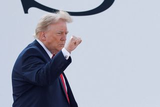 Pokračovat v podpoře NATO je směšné, pohrozil před summitem Trump - Novinky