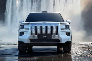 Čínský Rolls-Royce Zeekr 9X se představil Evropanům. Hmotnost skoro tři tuny není to jediné, čím šokuje - Garáž.cz