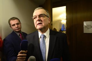 Stupidní nápady markeťáků, ulevil si Kalousek. Bab...