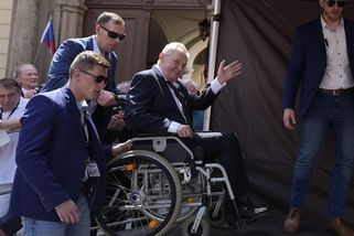 FOTO: Nevolte Pavla. Na protest v Brně dorazil i bývalý prezident - Novinky