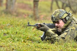 Důvod debaty o odvodech: kdyby došlo na válku, Česko by ubránilo jen kousek fronty a mobilizovalo by padesátníky