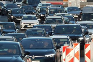 Vědci v Praze zkoumali, jak odhalovat enormně čoudící auta