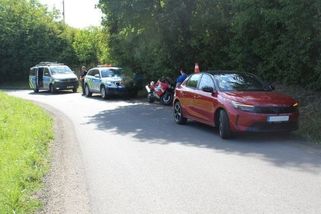 Řidička v Hranicích srazila při předjíždění motorkáře, který náhle vybočil - Novinky