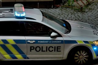 Občanské nepokoje v Jaroměři: Rvačka dvou mužů vyprovokovala potyčku stovky Romů