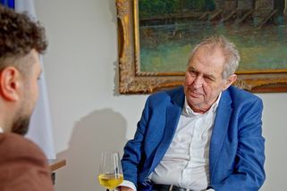 „Pavlova neznalost škodí Česku.“ Zeman podpořil Macinku a překvapil, koho chce na Hrad