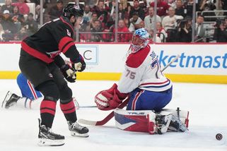 NHL | Neslavné loučení Dobeše. Carolina udělala z Montrealu trhací kalendář - Sport.cz