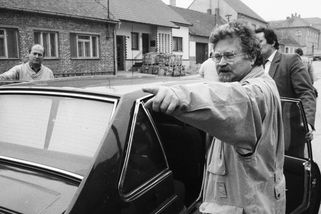 Petr Pithart: Jak a proč jsem slyšel v lednu 1990 trávu růst — HlídacíPes.org