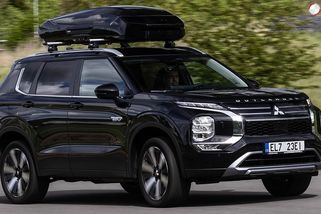 Má přes 300 koní a skvělou cenu, tak proč jich proboha nejezdí víc? Startujeme dlouhodobý test Mitsubishi Outlander PHEV!