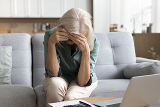 Bankovní úřednice z Chomutova zachránila klientce půl milionu korun