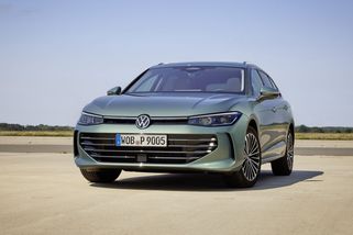 Volkswagen představil nový passat, bratra chystaného superbu - Novinky