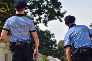 Policie zveřejnila pokuty pro cyklisty: Mobil za 3 500 Kč, pivo až za 25 tisíc, drahá je i rychlost a červená