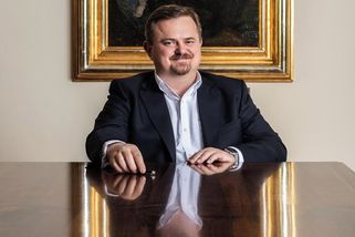 Jáhen z arcibiskupství nakupoval byty. Pro sebe je měl hluboko pod cenou - Seznam Zprávy