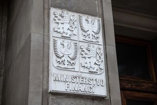 MF zhoršilo výhled růstu ekonomiky, deficit veřejných financí se sníží - Novinky