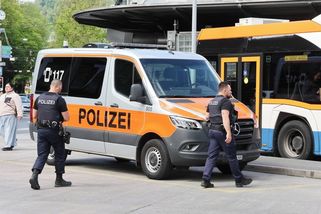 Muž na nádraží ve Švýcarsku za křiku Alláhu akbar pobodal tři lidi - Novinky