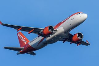 V letadle se nad Atlantikem strhla hromadná bitka. Pilot to otočil zpátky na Tenerife - Novinky