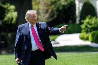 Trump měl volat šéfovi FIFA kvůli vyloučení amerického fotbalisty - Seznam Zprávy