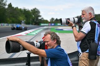 Prezident Petr Pavel přijel na Velkou cenu Maďarska. Učil se od legendárního českého fotografa - Garáž.cz