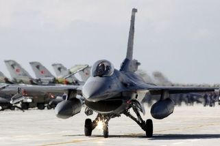 Vzdušný prostor nad Pobaltím budou střežit turecké F-16 - Novinky