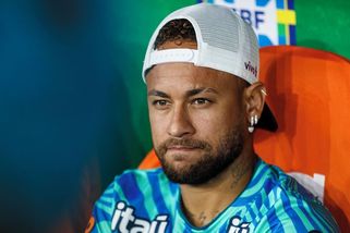 Hvězda fotbalového šampionátu v ohrožení. Celá Brazílie se modlí za Neymara - Seznam Zprávy