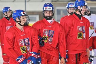 Česká osmnáctka ponížila giganta. Kanadě na jejím ledě uštědřila potupný výprask - Sport.cz