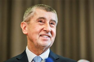 Páv z Úřadu vlády vidí podle Babiše budoucnost. Premiér v podivném poutáku mluvil o mláďatech i porodnosti