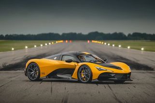 300 km/h dosáhne dřív než běžné auto stovky. Dánský supersport má nejvýkonnější dvanáctiválec na světě