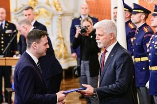 Macinka zveřejnil údajnou SMS od Pavla: Ať všichni vidí, že o Turkovi lže, vzkázal ministr