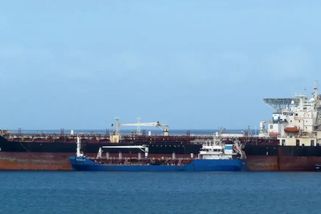 Italské námořnictvo obsadilo tanker ruské stínové flotily - Novinky