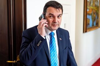 Macinka se kvůli prezidentovi utrhl z řetězu: Je to ubožák, vypálil Zdechovský. Nerudová a Rakušan zašli ještě dál