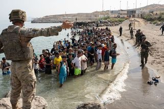 Desetitisíce migrantů už Ceutu opustily. Nedali nám ani chleba, stěžují si | TN.cz