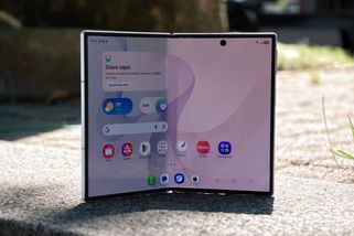Skládačka, která se sama hojí? Samsung Galaxy Z Fold8 překvapuje odolností ohybu