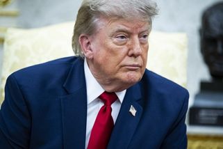 Čeští příznivci MAGA si mohou přijít na desítky milionů korun. Dotaci jim pošle americká vláda