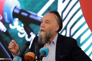Dugin chce mobilizovat Moskvu. Příliš bezstarostní...
