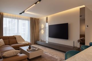 Původní: Elegantní byt pro mladého muže. Nadčasový design, hřejivá atmosféra a žádné rušivé prvky!