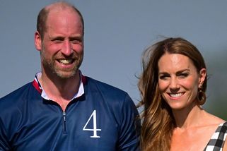 Tyhle fotky jsou jako z pohádky! Kate a William pobláznili fanoušky novým příspěvkem. Ukázali, jak s dětmi tráví léto - Super.cz