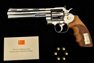 Revolver s ostrými náboji od Erdogana lídrům států NATO způsobil nečekané obtíže - Novinky