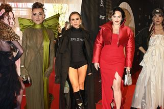 Ceny Anděl: Ewa Farna v sexy rudé, Havelková v síťovině a Prachařová ukázala nohy! Podívejte, v čem přišly další hvězdy - Super.cz