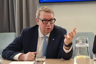 Nemají kam odejít, v nemocnicích ale zabírají místa. Juchelka s Vojtěchem slibují změny