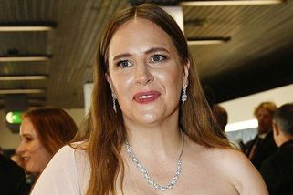 ŽENA-IN - Petra Nesvačilová to ve Varech schytala za šaty: Návrhář by se měl stydět. Úplně ji deformují, píší lidé na internetu