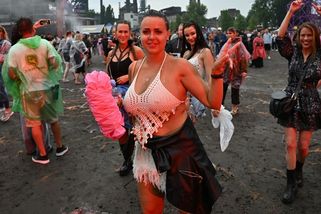 Foto: Beats for Love začaly navzdory dešti, do areálu přišly tisíce lidí - Seznam Zprávy