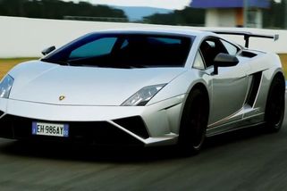 Lamborghini z Itálie nedorazí. Muž z Olomoucka přišel o půl milionu