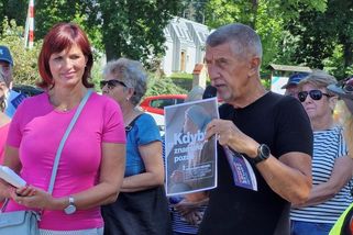 Překvapení v senátní kampani. Do souboje s Půtou pošle ANO poslankyni Volfovou - Novinky