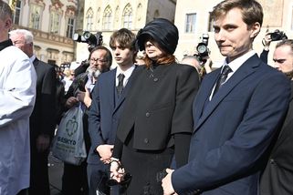 Poslední sbohem od manželky a synů: Nejdojemnější chvíle z rozloučení s Janem Potměšilem (†60)